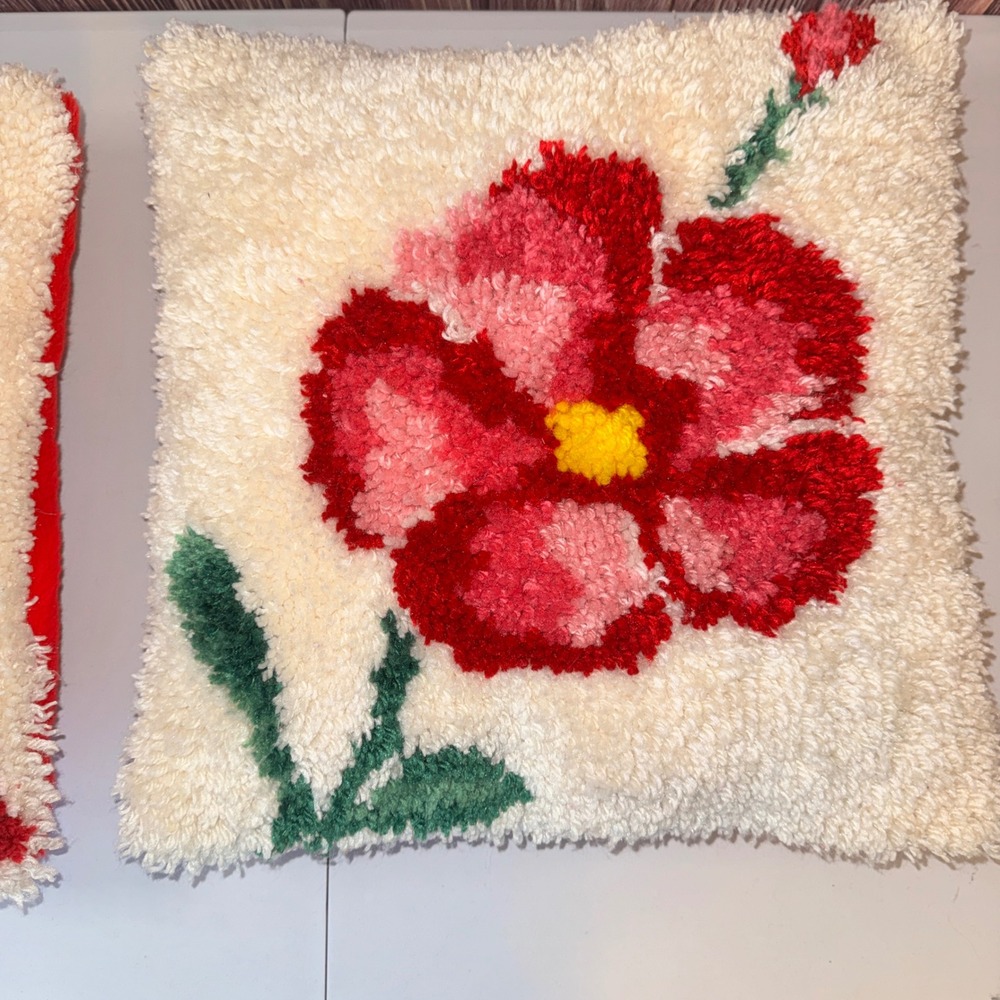 Vintage Latch Hook Floral Throw Pillows Red Pink Flower Shag Set of 2 16in